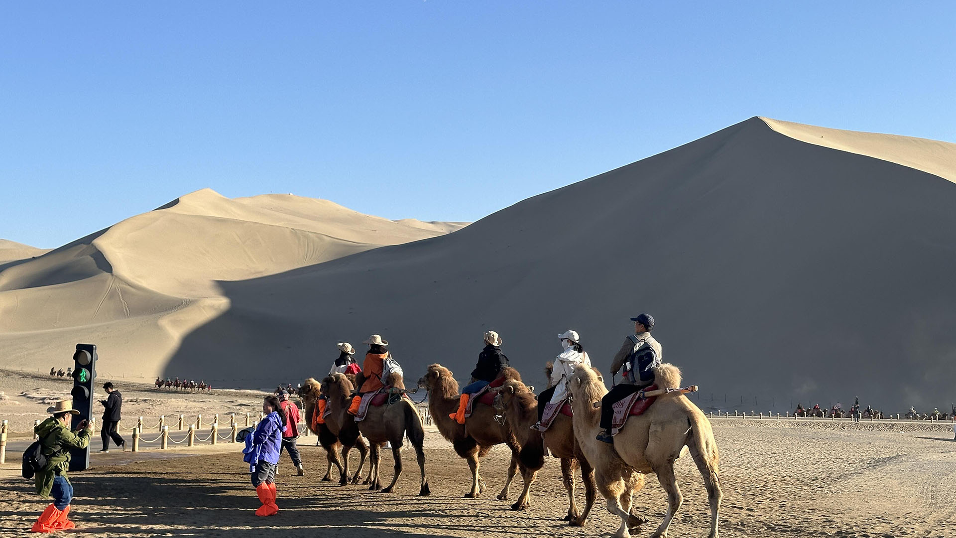 Dunhuang Mingsha Mountain