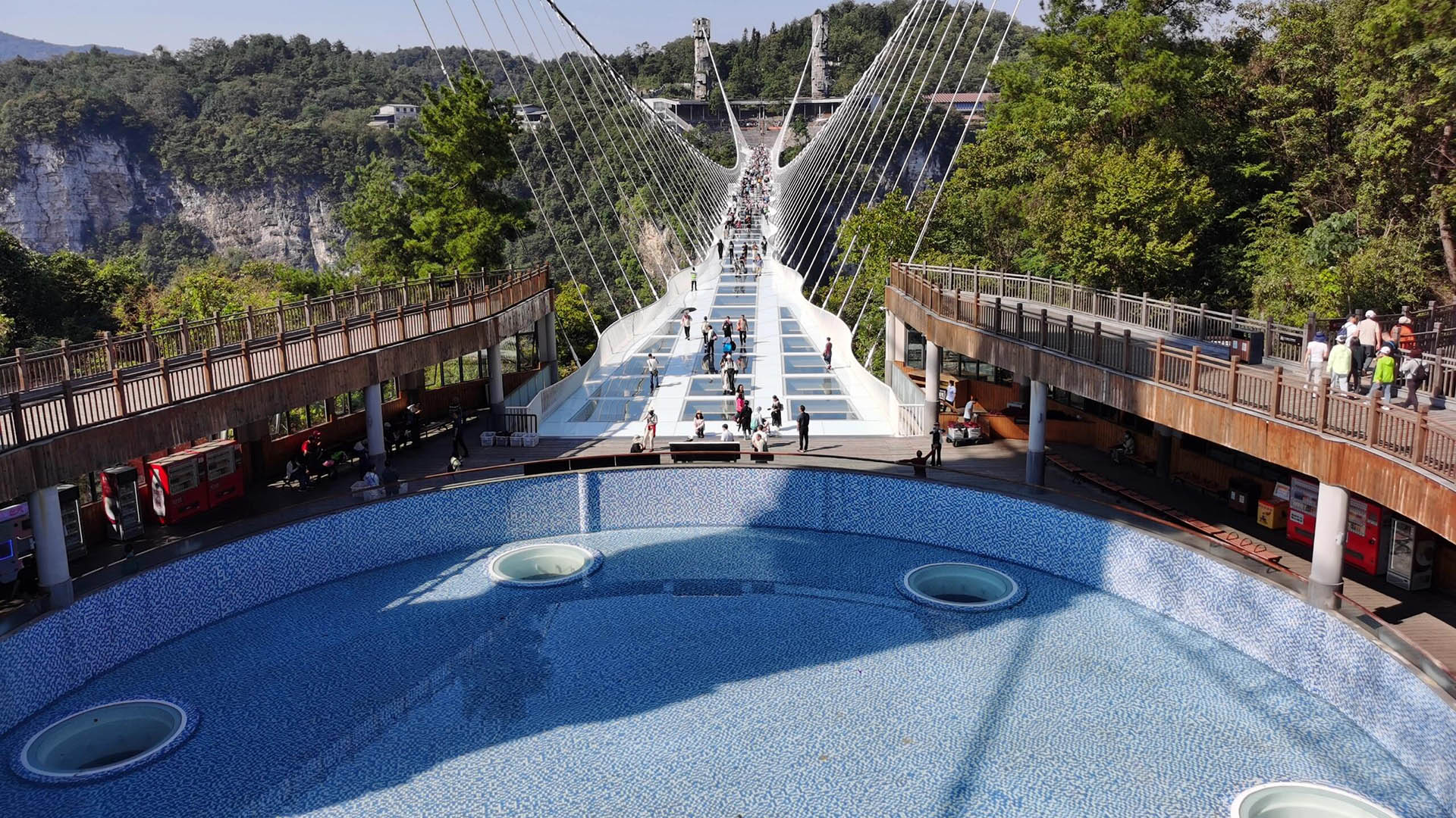 ZhangJiaJie Grand Canyon Glass Bridge