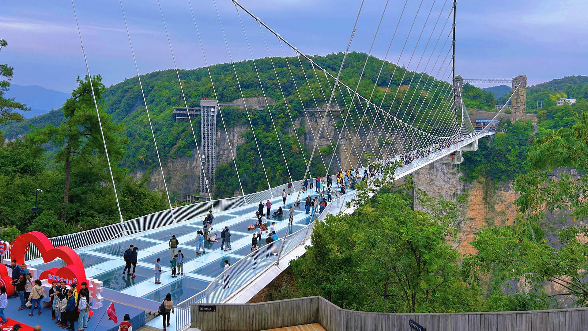 ZhangJiaJie Grand Canyon Glass Bridge