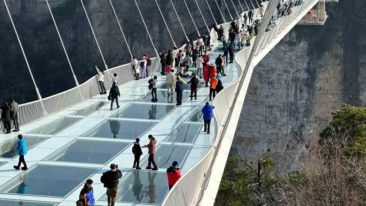 ZhangJiaJie Grand Canyon Glass Bridge